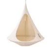 Tente suspendue hamac cocon écru avec structure suspendue, fauteuil cocon extérieur